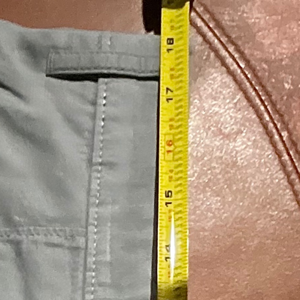 Levi’s Carrier Lt Gray Cargo Shorts Sz 34   NWT - Picture 11 of 12